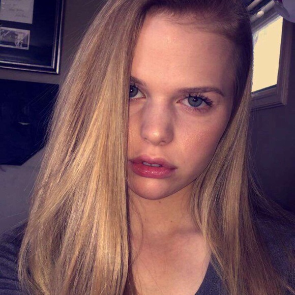 Meet your Posher, Michaela - Picture 4 of 8